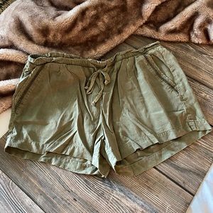 Cloth & Stone | Comfy Shorts | Olive Green